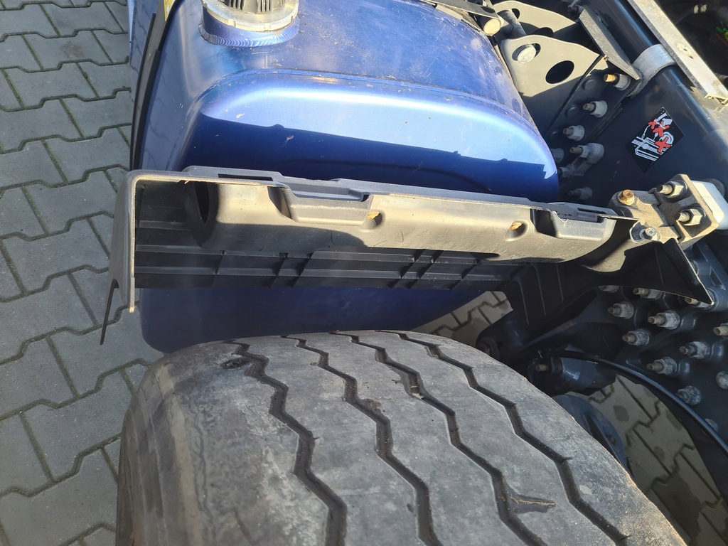 фото №2, Крыло подкрылок левая renault gama t range 6x2