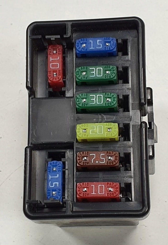 фото №1, Коробка предохранителей mazda rx-8 fb102400b