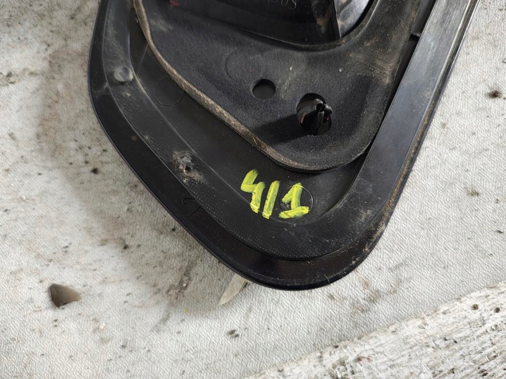 Citroen c3 2 рестайлінг  13- фара задня ліва w кришці  9803934380 Зі Шроту