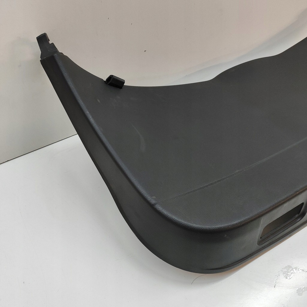 фото №8, Infiniti q30 2019 обшивка / оббивка задній кришки багажника