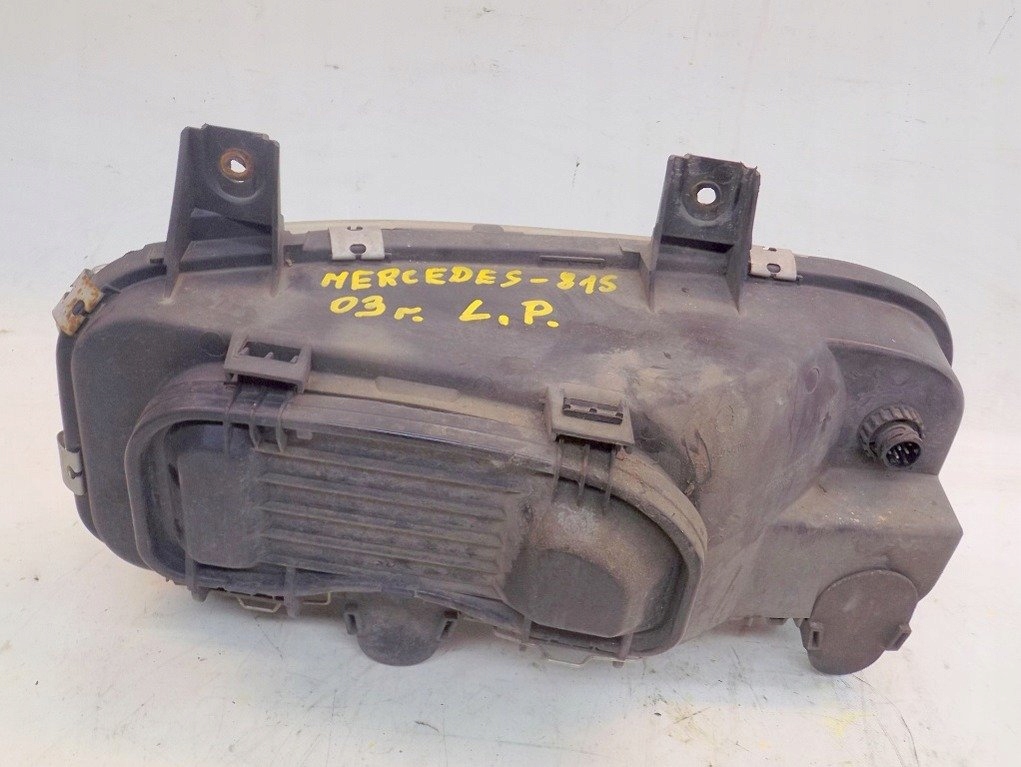 Mercedes 815 l 4.2 150km 2003r лампа левая перед с Разборки