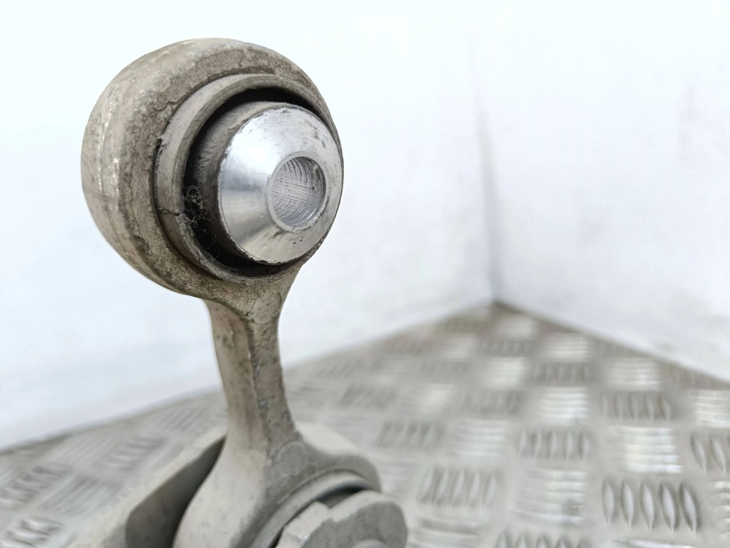 фото №8, Bmw 7 f01 f02 f03 f04 2013 верхний рычаг задний