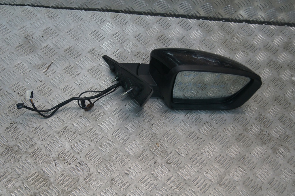 фото №1, Maserati levante дзеркало праве 9+9+2