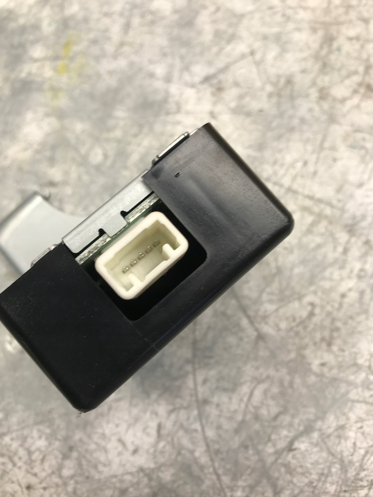 фото №3, Модуль дверь corolla verso ii 89741-0f010