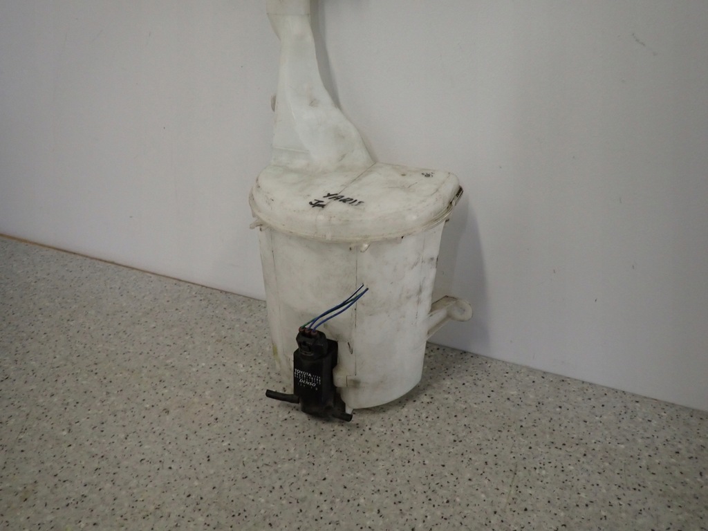 фото №4, Toyota yaris jp бачок омивача помпа