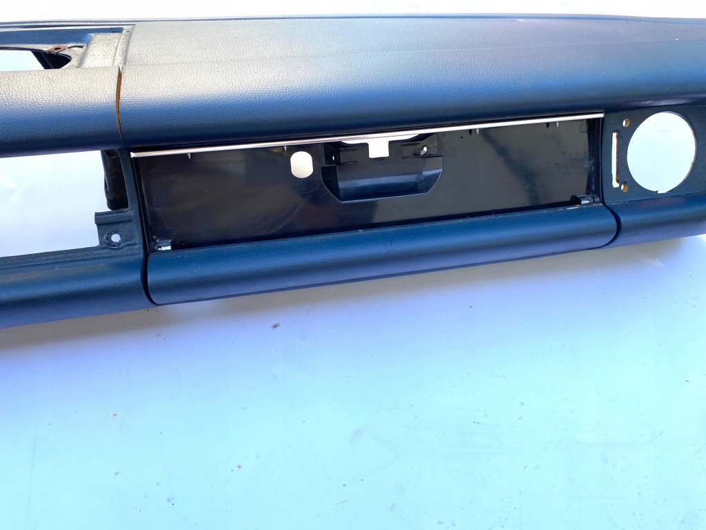 Приборная панель приборная mercedes w114 w115 sedan купе под drewno, большой динамик Недорого