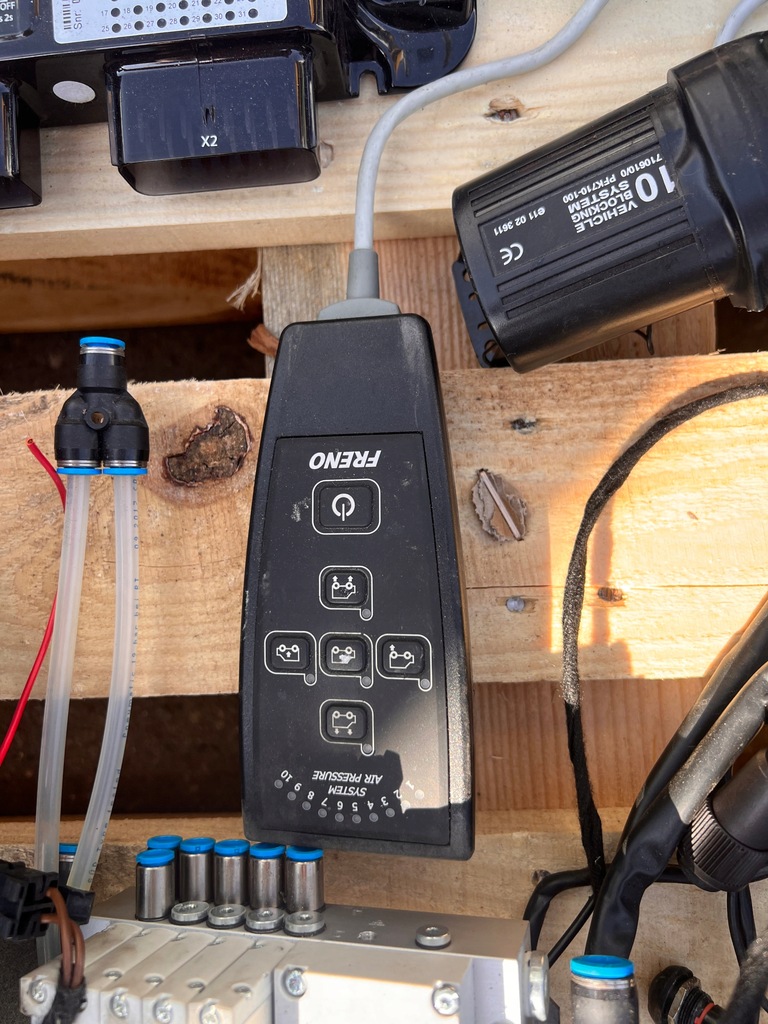 фото №5, Nv400 master iii обшивка автобус рампа