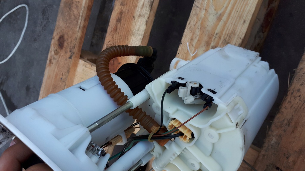 фото №10, S4 b8 помпа насос топлива 3.0 tfsi s5 8k0919051p