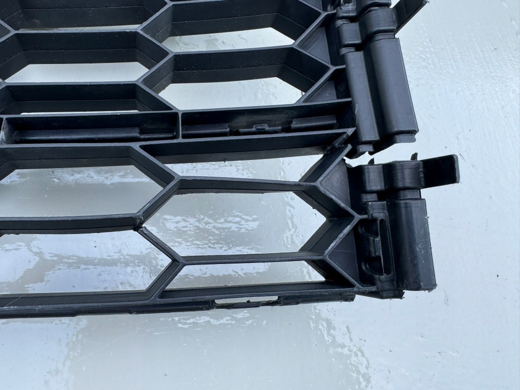 фото №13, Skoda superb 3 iii lift 19-24r решётка средняя бампера перед передняя