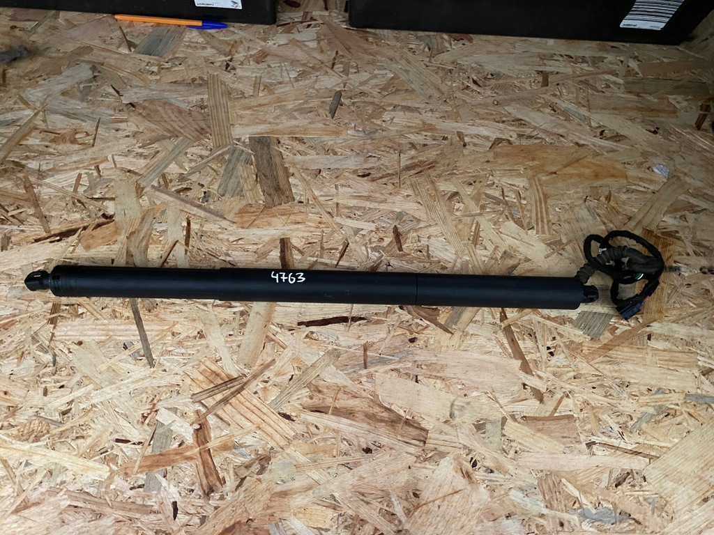 фото №1, Audi q3 8u0 привід кришки задня 8u0