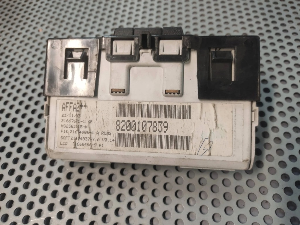 фото №2, Дисплей радио renault megane ii 8200107839