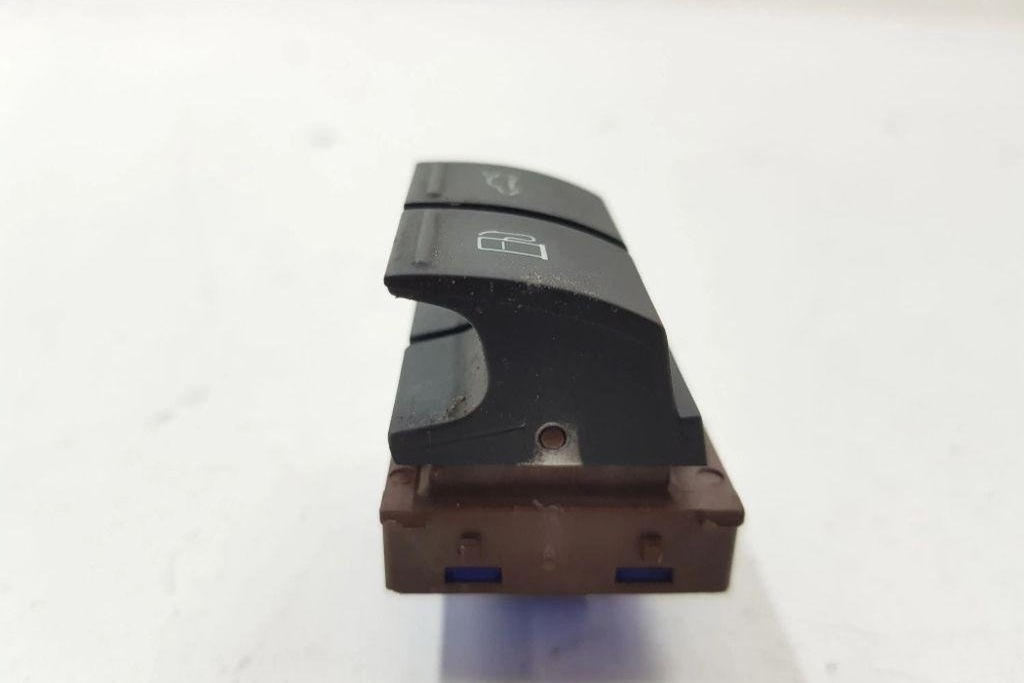 фото №7, Кнопка открывания заливной топлива vw passat b7 alltrack 365 3c0959903b