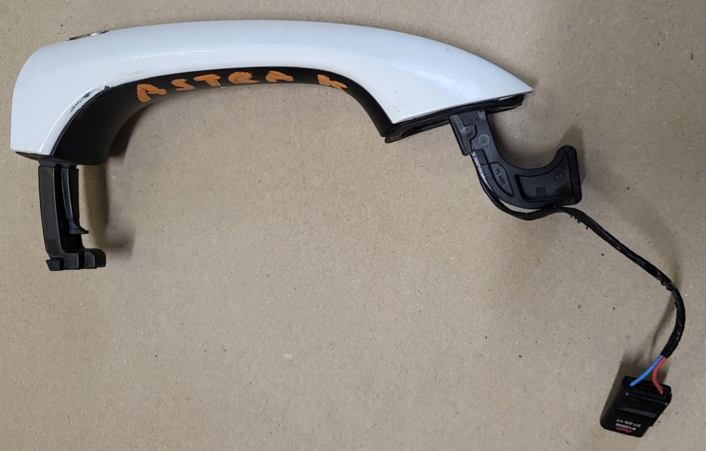 фото №1, Ручка зовнішня двері лівий задня датчик keyless opel astra v k білий оригінальний номер eu