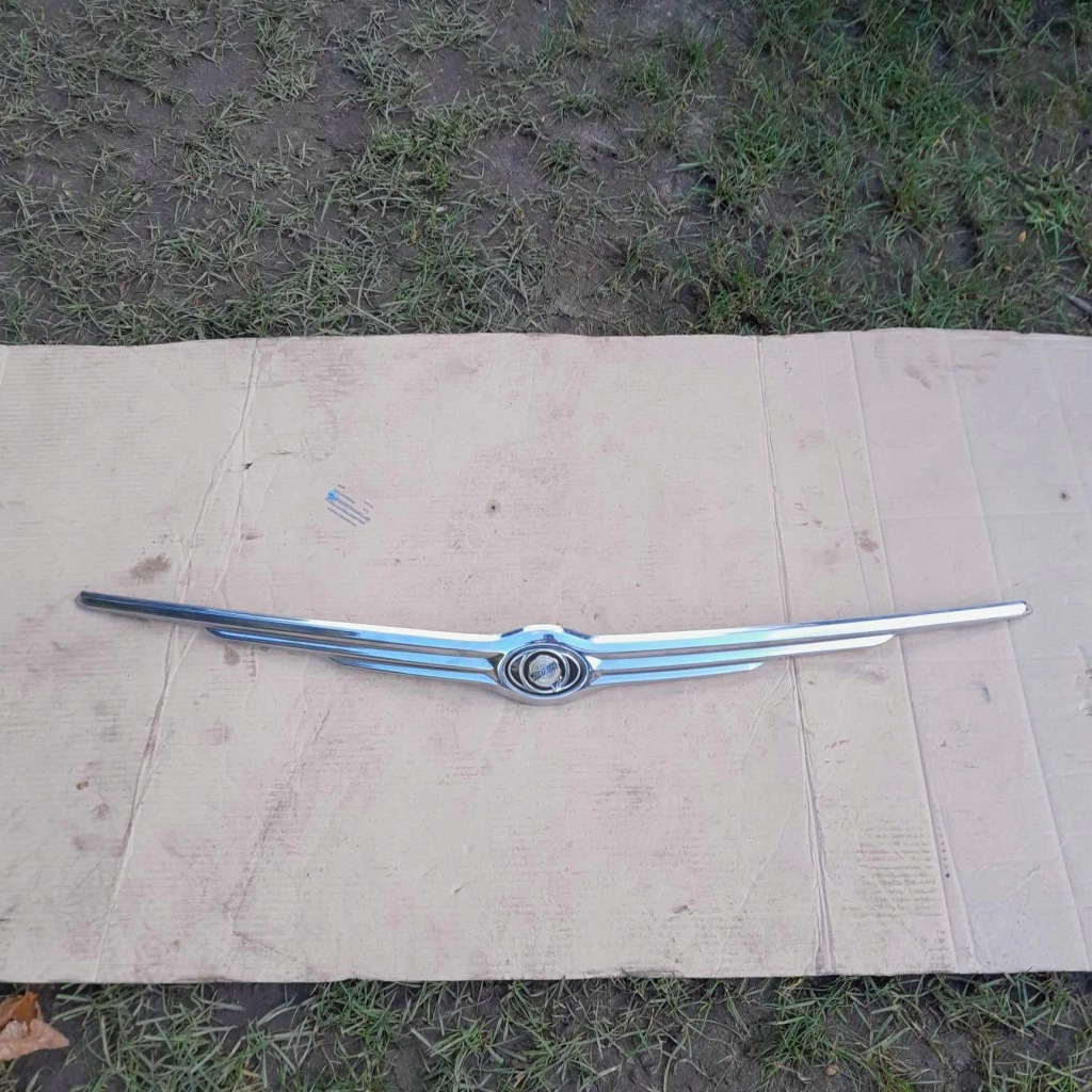 Купить Эмблема капот chrysler voyager rok 2008-2016