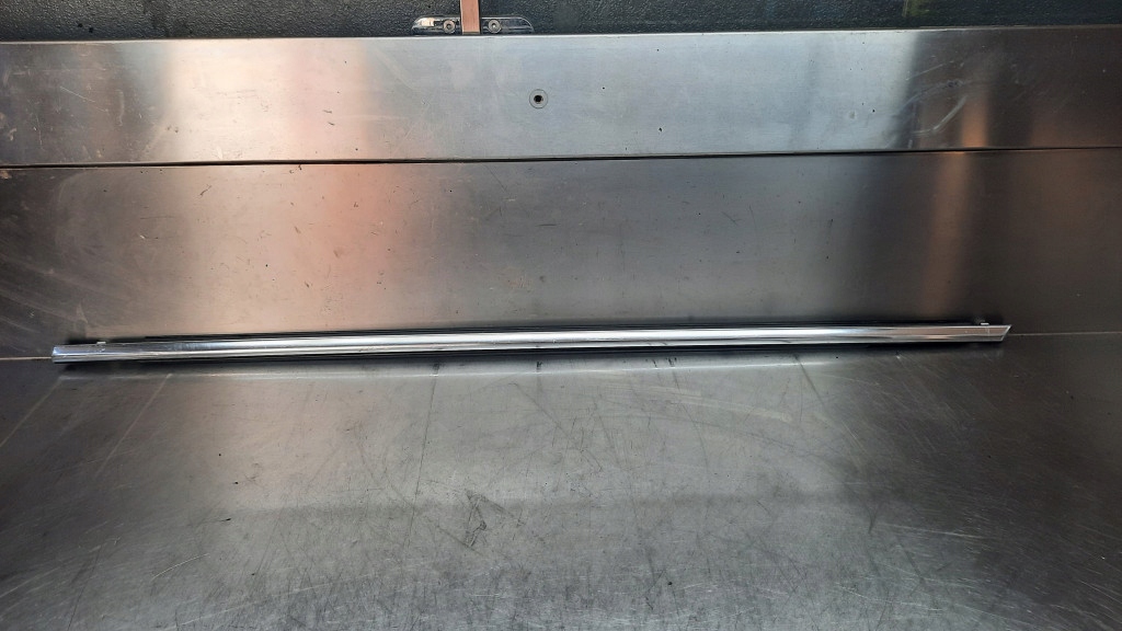 фото №1, Молдинг ущільнювач двері задня ліва 31848055 volvo s90 v90