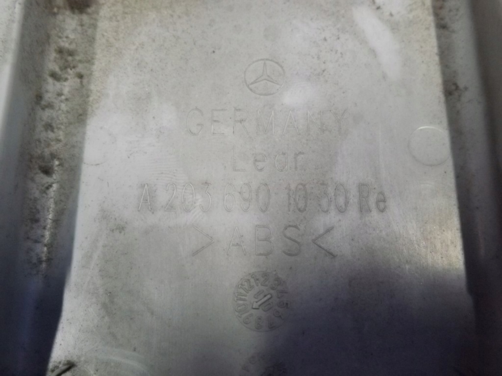 фото №6, Mercedes w203 обшивка защита стойка b правая левая a2036900930 a2036901030