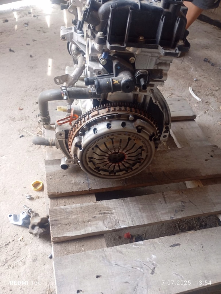 Двигатель стойку dacia renault 1,0 b4d 3400 10001 1989r с Разборки