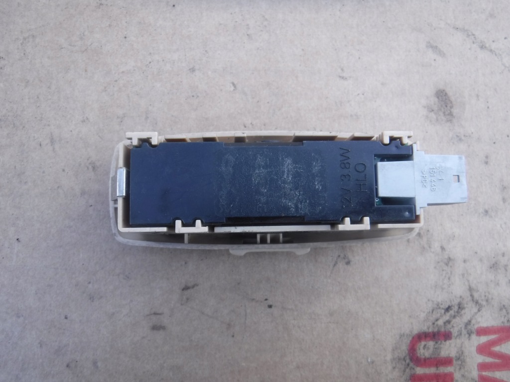 фото №2, Лампа салону стельовий vw passat b5 fl 3b0951171f