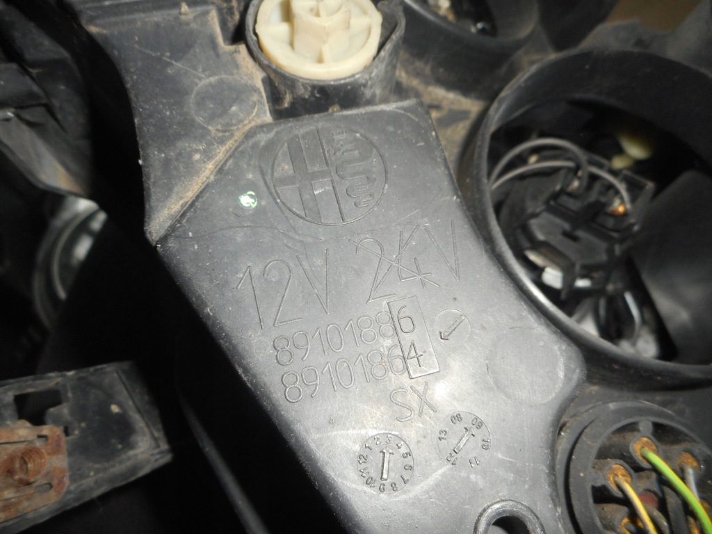 Alfa romeo mito лампа ліва передня перед рамка 89101886 Зі Шроту