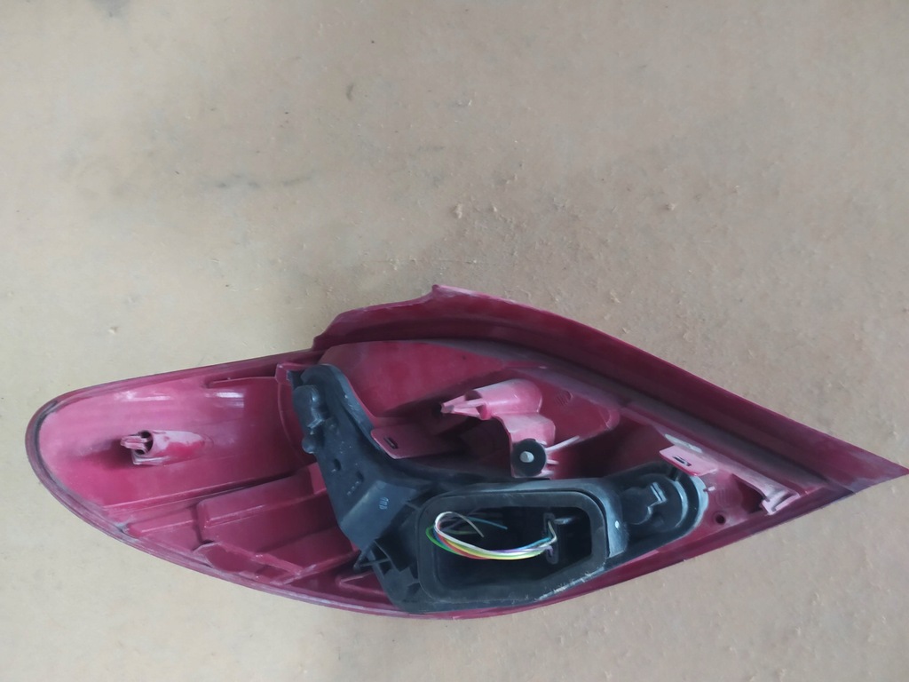 фото №7, Лампа правая задняя peugeot 207 lift 2009-14r.