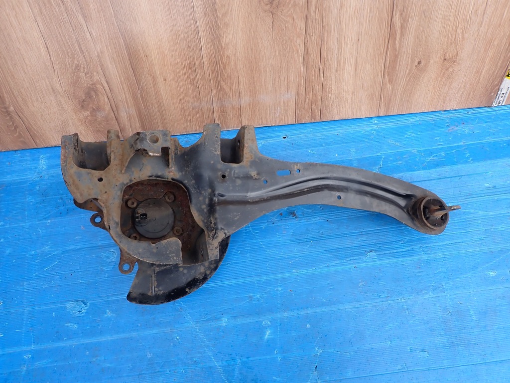 фото №4, Mazda 5 cw ii 1.6d 10- поворотный кулак задняя правая