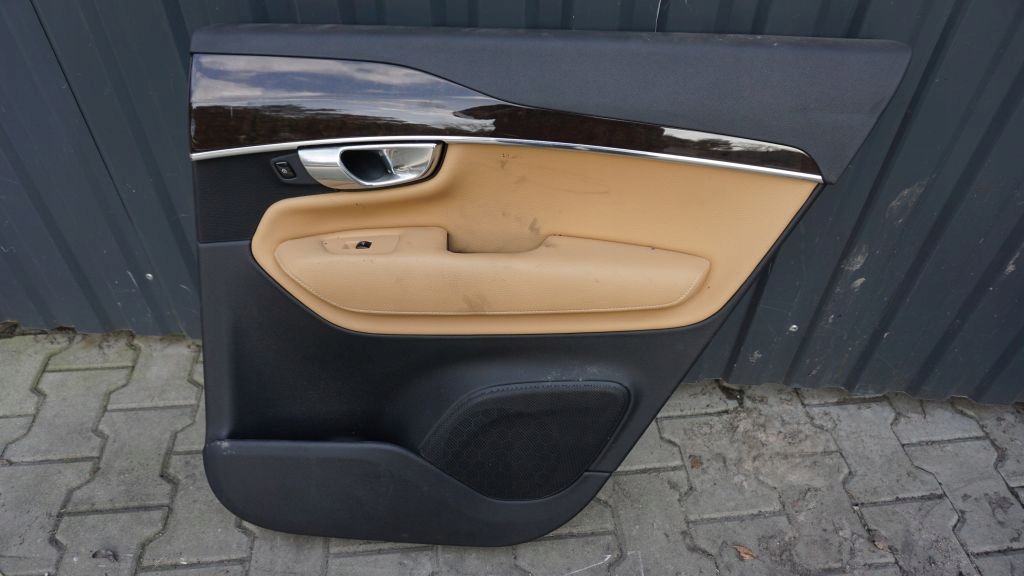 Купить Volvo xc90 2 - карка дверь правый  задняя