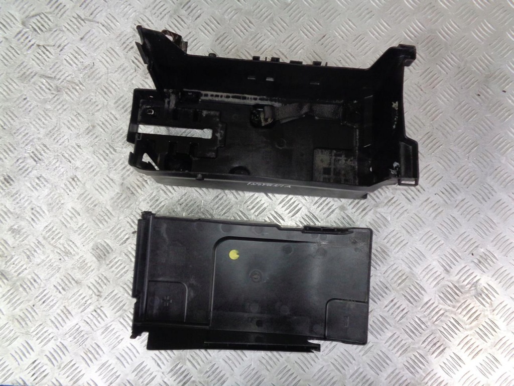 Корпус основа акумулятор комплект  opel insignia 1 a 2008- 13254961 12772396 Недорого