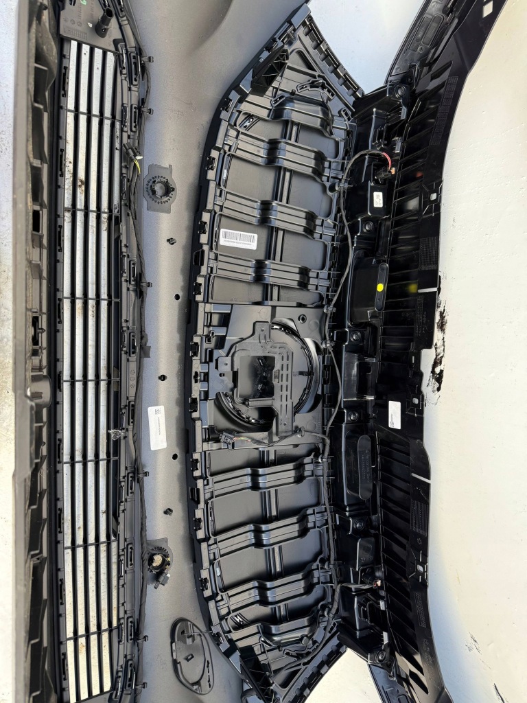 фото №13, Mercedes eqa w243 a243 бампер перед передний kompletny a2438850001