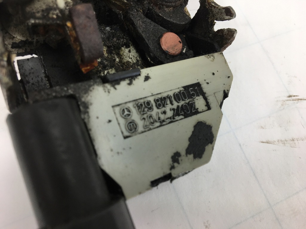 фото №8, Замок датчик капот кришки двигуна mercedes r129 1298210051 20422402