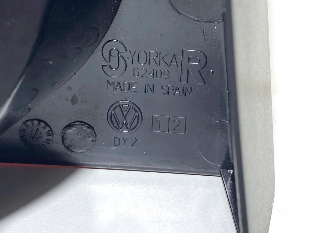 фото №12, Лампа задняя vw polo iv 6q6945258a серая