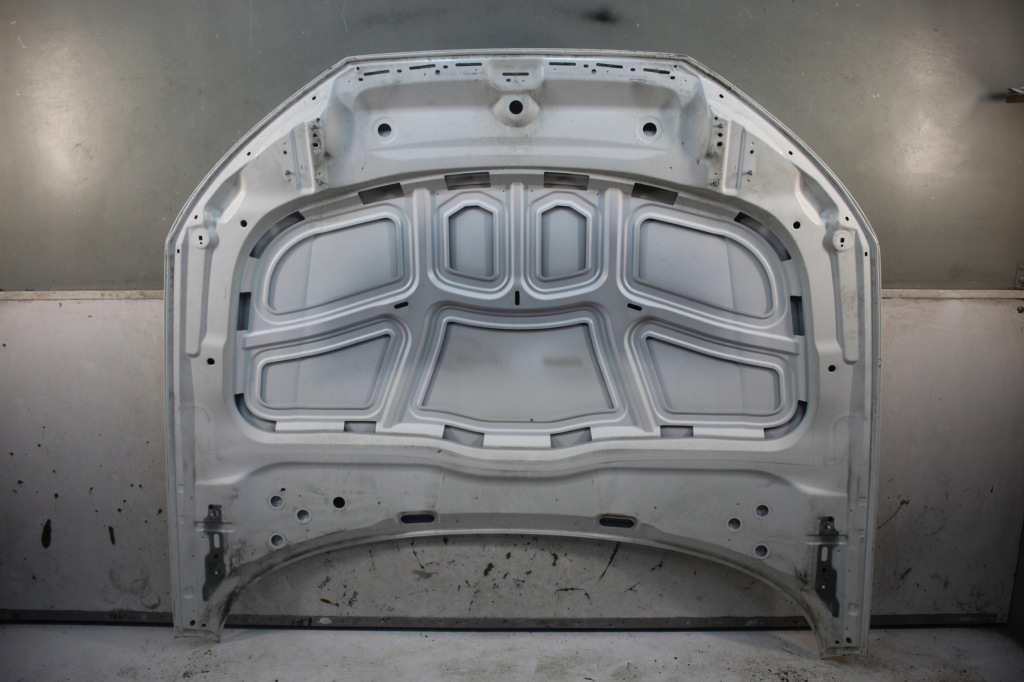 Капот audi a4 b9 20r Оригінал