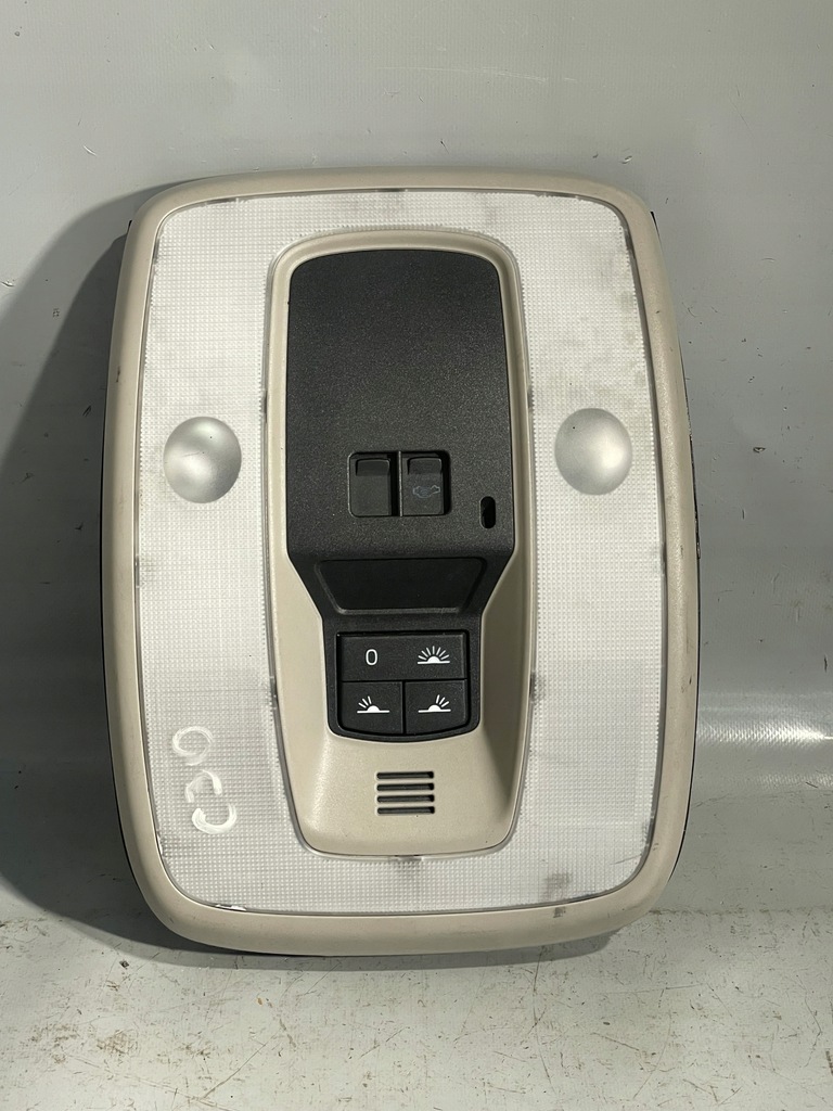 фото №1, Лампа освещение салона volvo c30 30721050