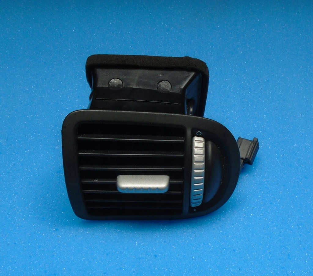 фото №1, Решітка обдув porsche оригінальний номер 7l5819704b