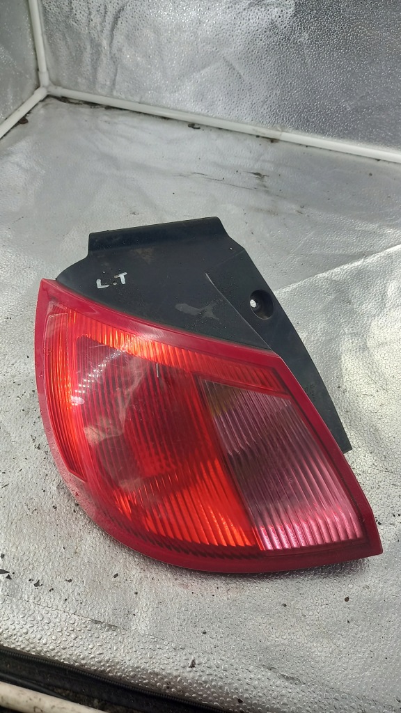 фото №1, Лампа задняя левая mitsubishi colt vi 06r hb 3d