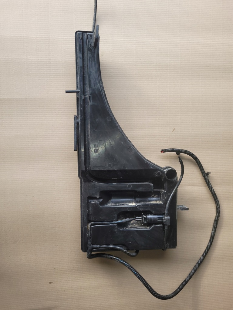 фото №1, Maserati levante - бачок омывателя