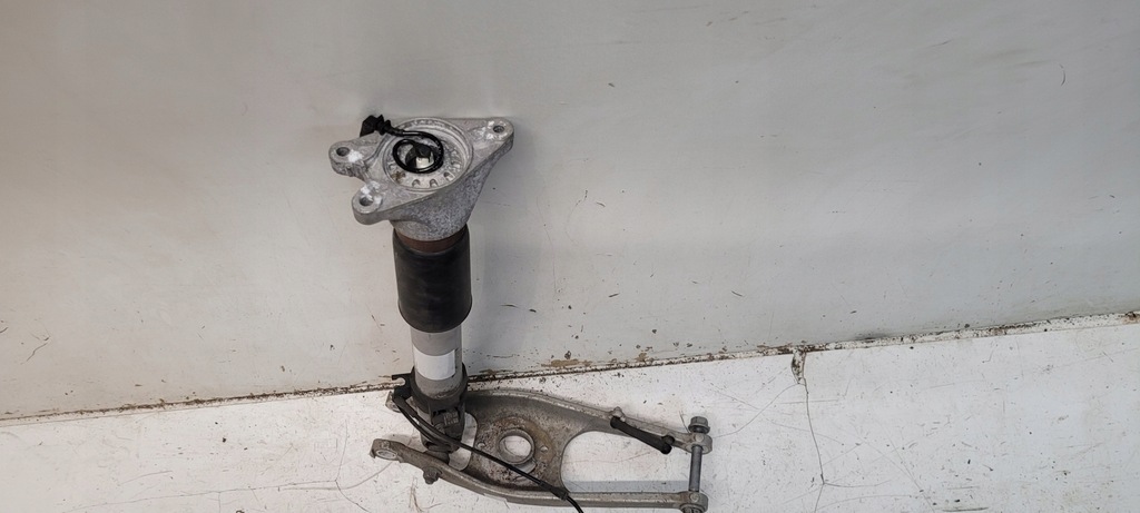 фото №8, Поворотный кулак рычаги ступица приводной вал амортизатор левый задняя bmw m3 g80 m4 g82 g83