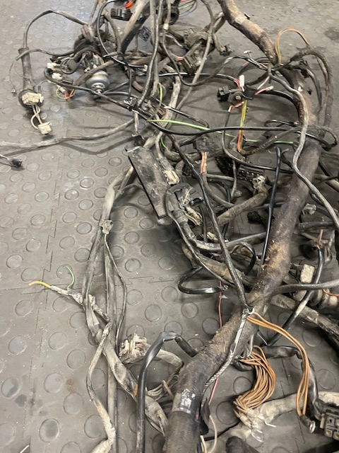 фото №6, Жгут двигатель+ кондиционер+ свет mercedes 107 380sl