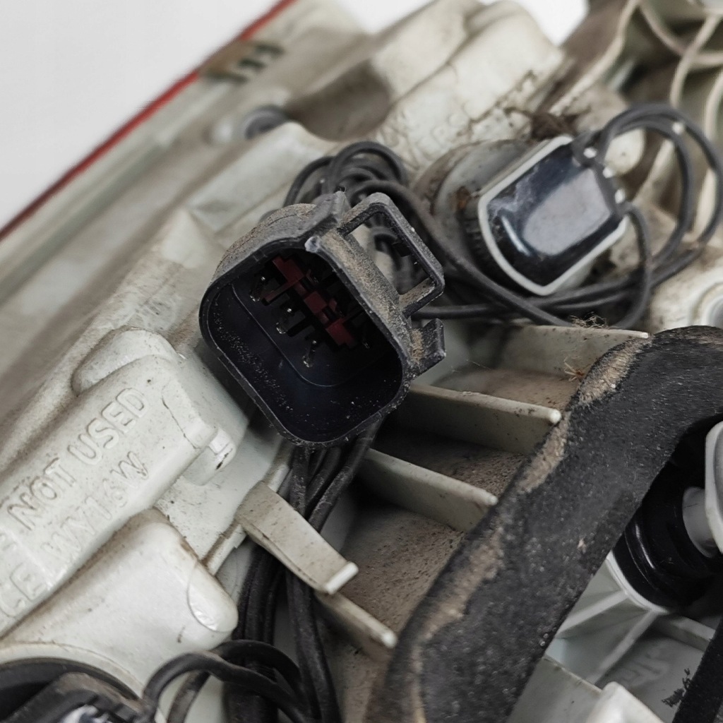 фото №7, Jaguar xe 2015 права сторона лампа задня