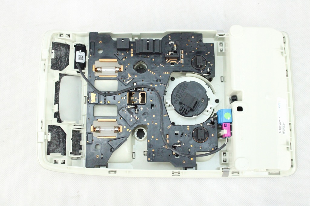 фото №7, Оригинальная лампа салона кабины потолочный audi q5 8r lift 8t0947140