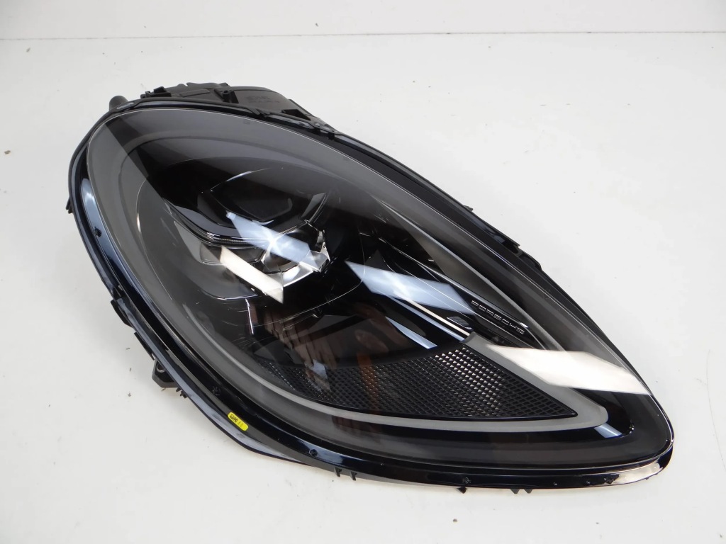 Купити Porsche macan рестайлінг  фара правий 95b941016j full led