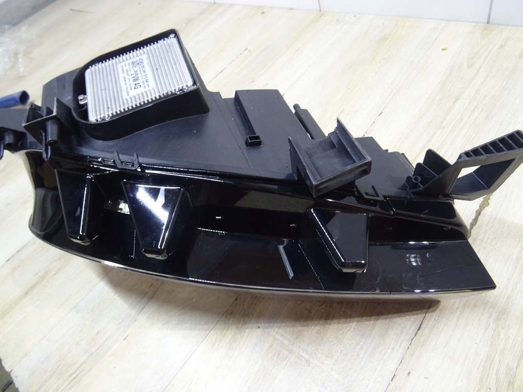 фото №12, Vw id4 id.4 лампа левый перед full led 11b941035