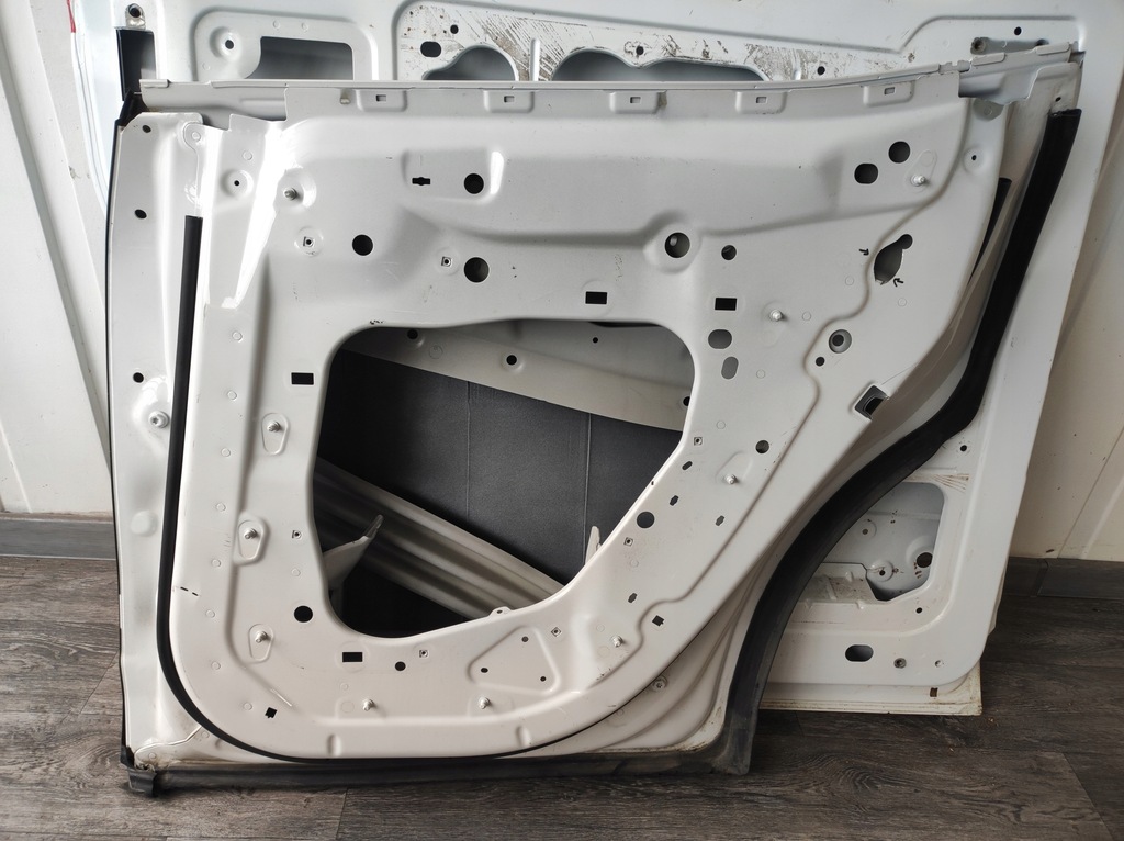 фото №14, Дверь bmw ix i20 задние правое --