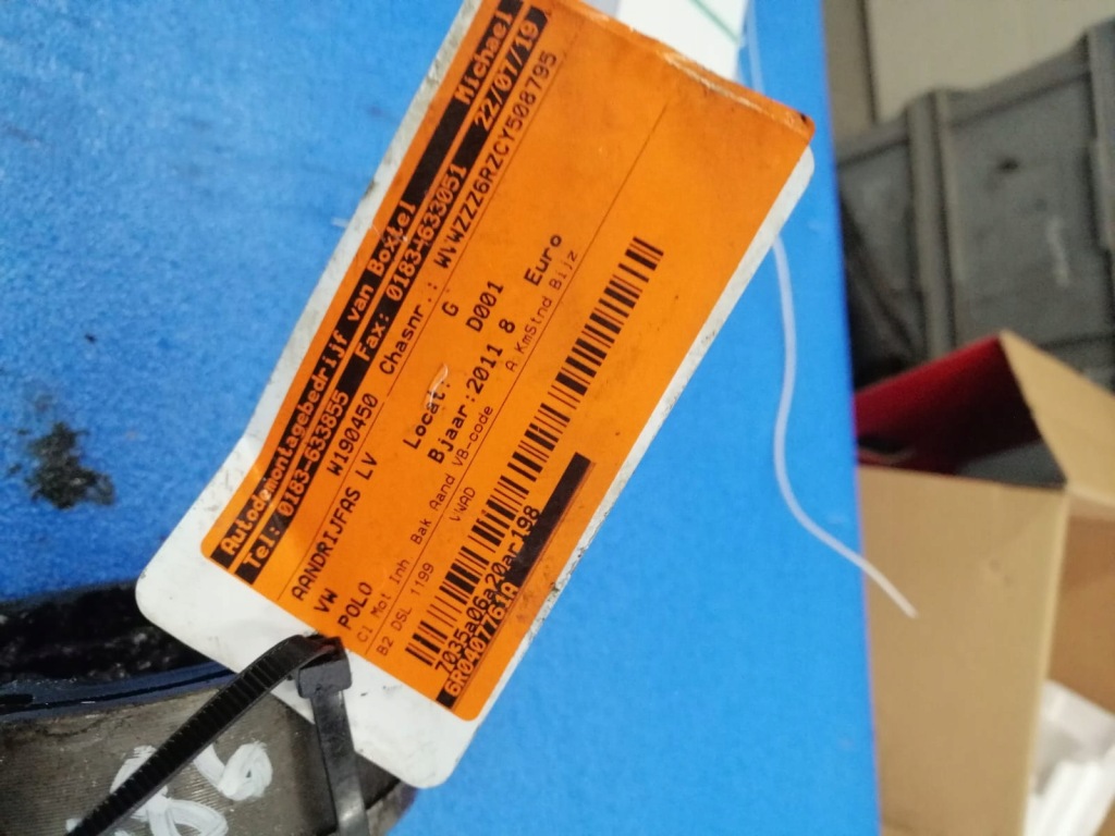 фото №2, Volkswagen оригинальный номер приводной вал