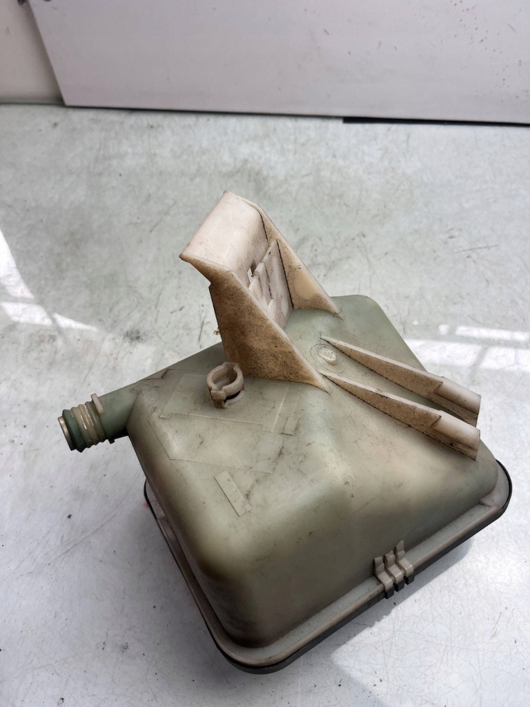 Bmw 5 e39 2499cm3 дизель бачок расширительный 76543 в Украине