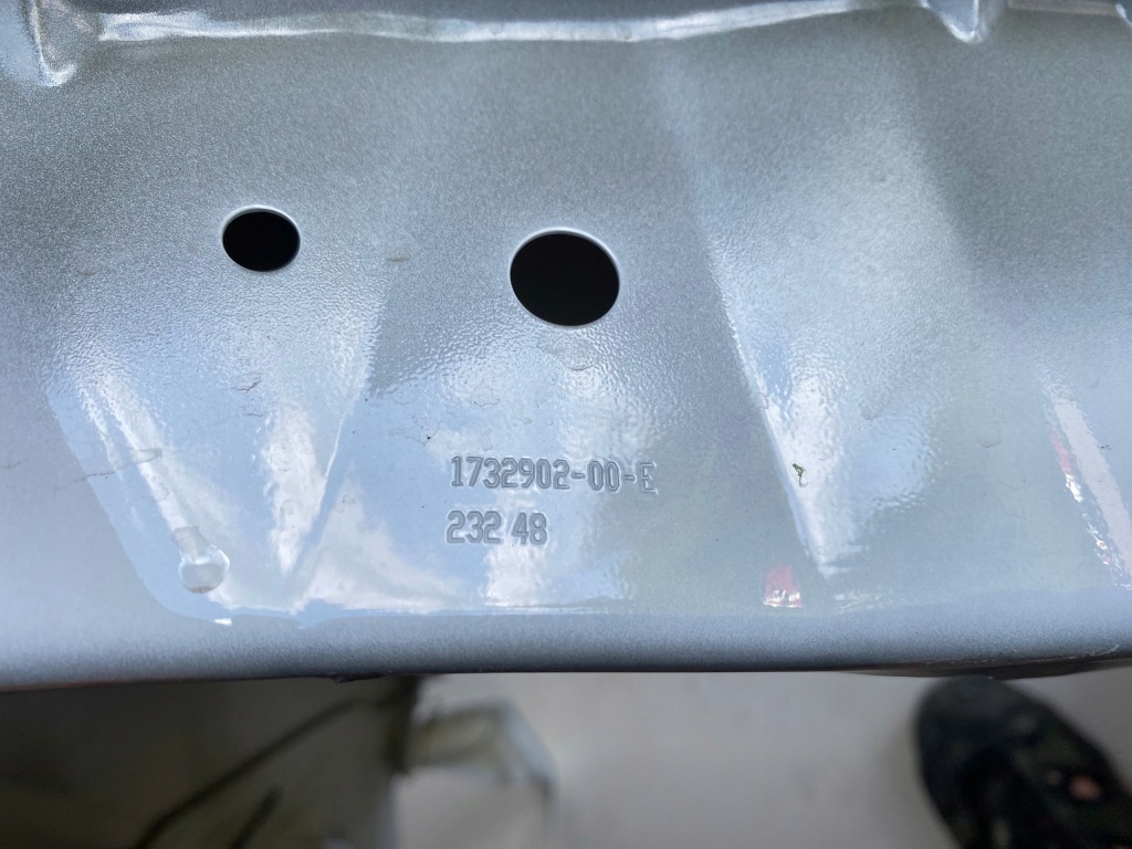 Крыло  перед правый  передний tesla model 3 рестайлинг  fl 2023- Оригинал