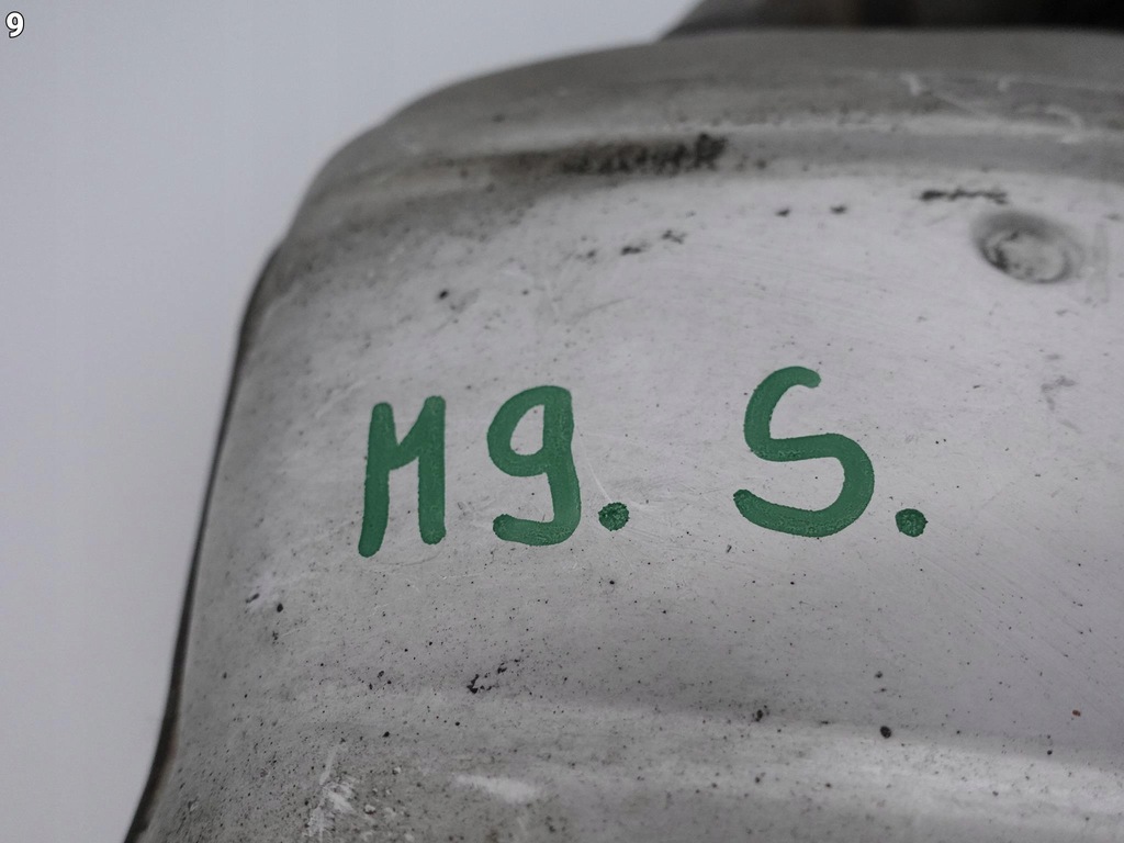 фото №10, Porsche macan 95b turbo gts выхлоп гаситель левый