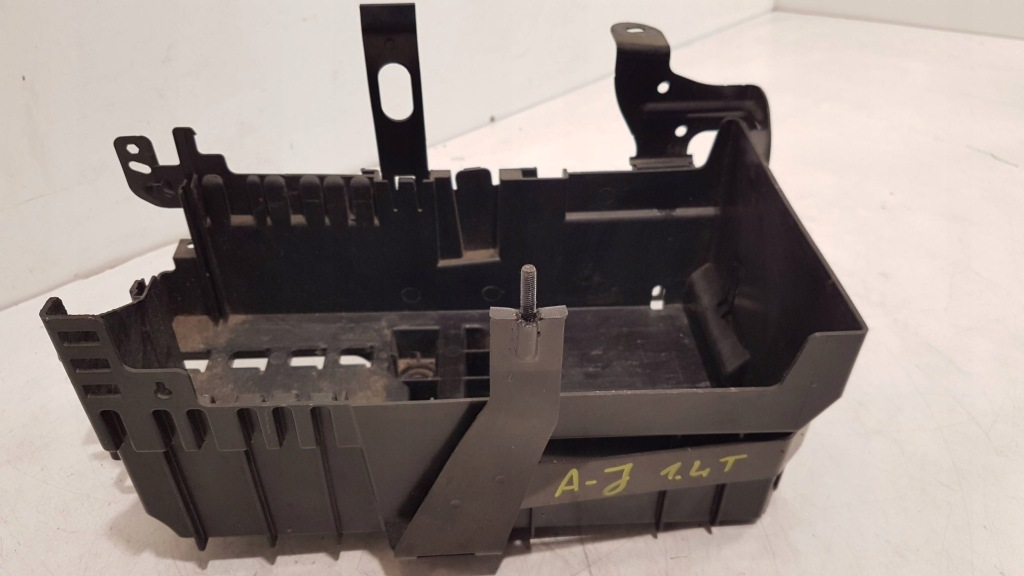 фото №1, Opel astra j iv 4 основание аккумулятор 13346249