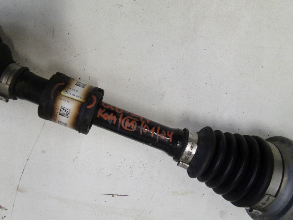 Mercedes glb 247 x247 приводной вал передняя левая 4matic a1183306100 Киев