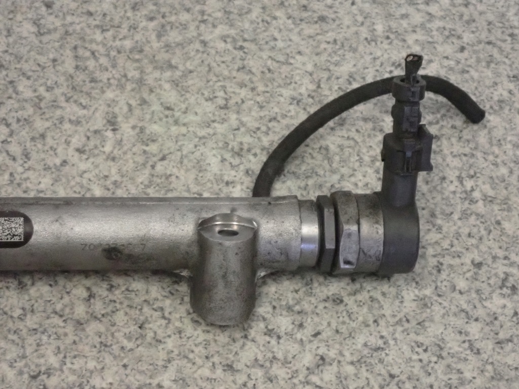 фото №7, Hyundai tucson 2.0 crdi 04- молдинг впрыскная клапан