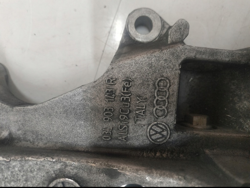 Купить Кронштейн двигателя 03l903143r генератора 2.0 tdi